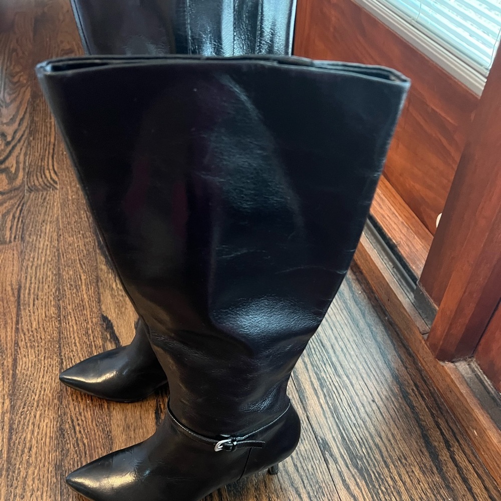 High heel boot black in good condition